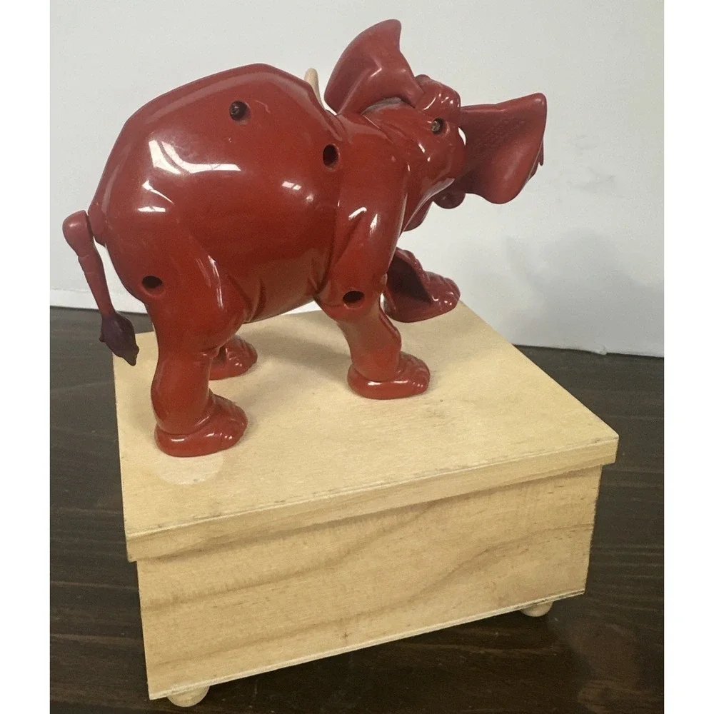 Walt Disney Tarzan SHAKING TANTOR THE ELEPHANT 6